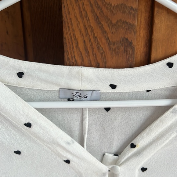 Rails Sloane shirt, white with black heart - Picture 4 of 5